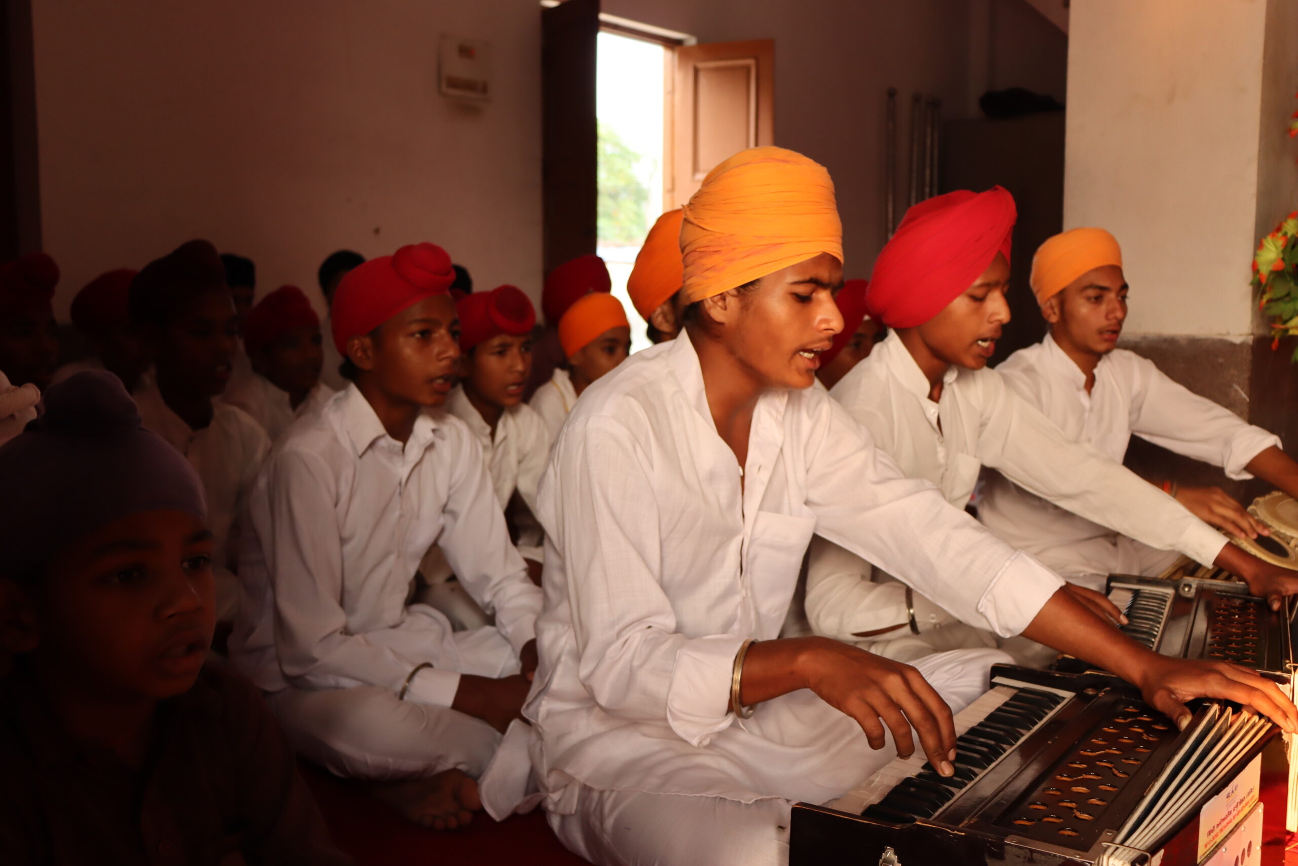 sikh-education-gurmat-studying-children (2)